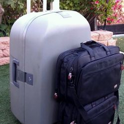 Large Luggage Hard Case With  Multi-directional double spinner wheels / Black Laptop Or Camera Equipment Bags 