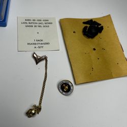 Rare Vintage 1977 USMC Retired Lapel Pin & Insignia Set - NOS