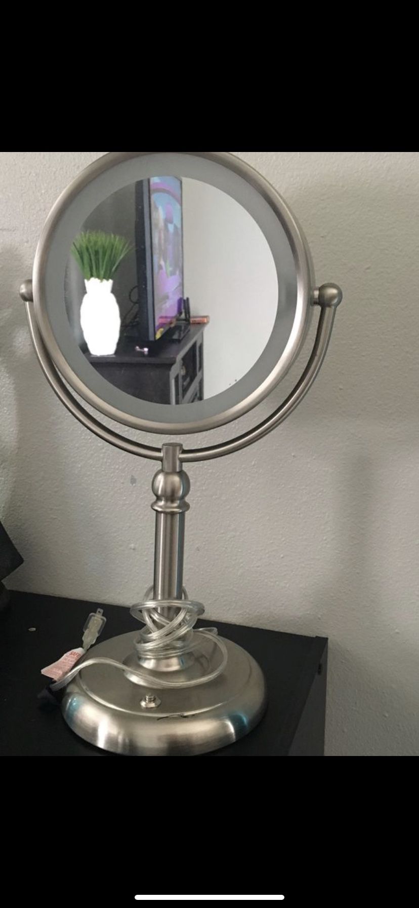 Vanity mirror/ makeup mirror