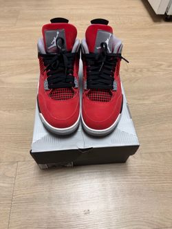 Jordan 4 toro