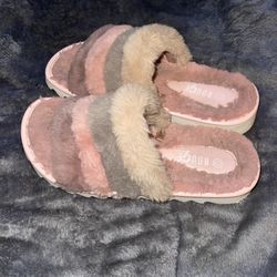 Rouge Helium Sandals Fuzzy Size 7.5 Pink