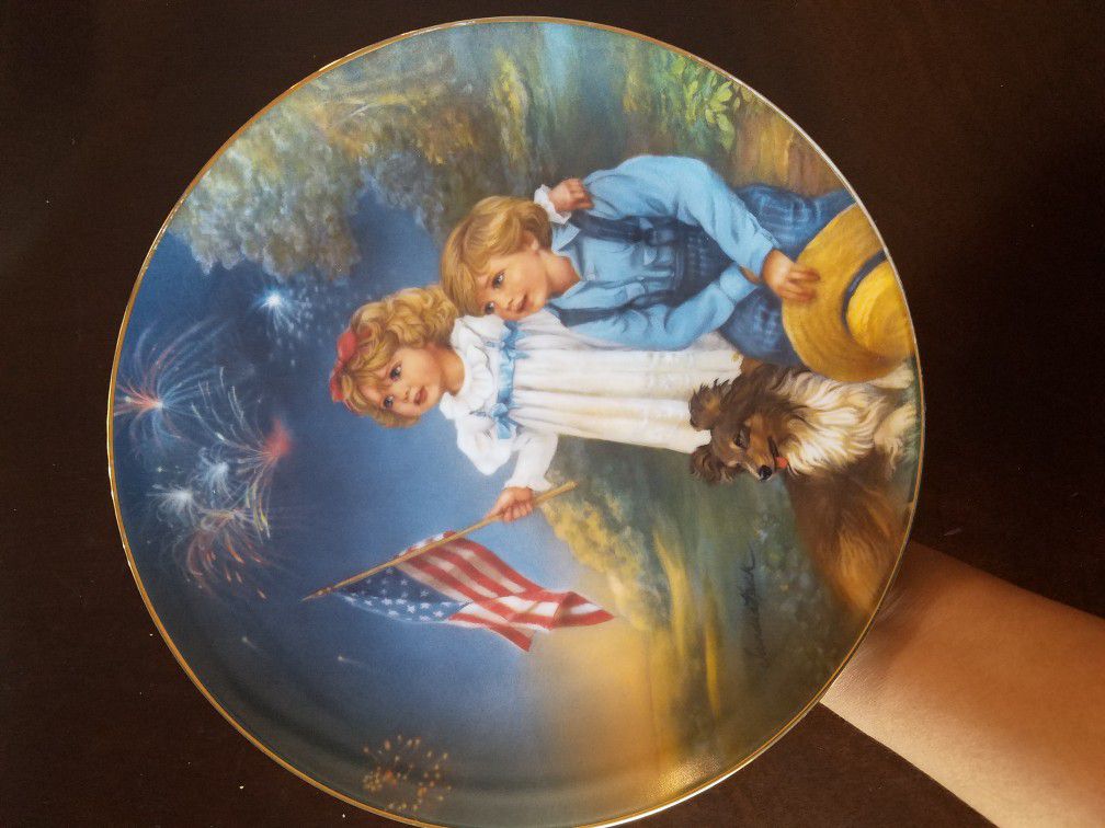 VINTAGE Collectable Plates