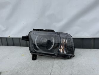 CHEVY CAMARO 2010 2011 2012 2013 HID XENON HEADLIGHT HEADLAMP RIGHT PASSENGER SIDE RH USED OEM / With some cracks at housing
