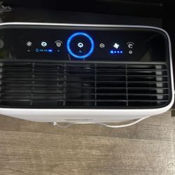 Levoit  air purifier model vital 100