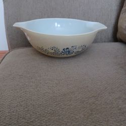 Large Pyrex Bowl 