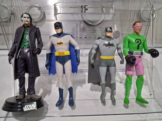 Batman action figures.  Good condition.  7 inches.  Collectible. 

- The Joker .  Mattel.  articulated. 
- bendable Batman.  Croce classic tv series.
