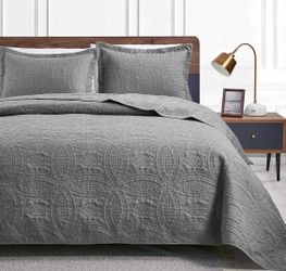 Love’s Cabin Quilt Set - Full/Queen Coin Pattern Grey (NEW)