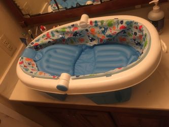 Baby bath tub