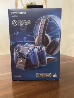 PlayStation 4 : Complete Charging Station