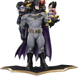 Batman Statue 