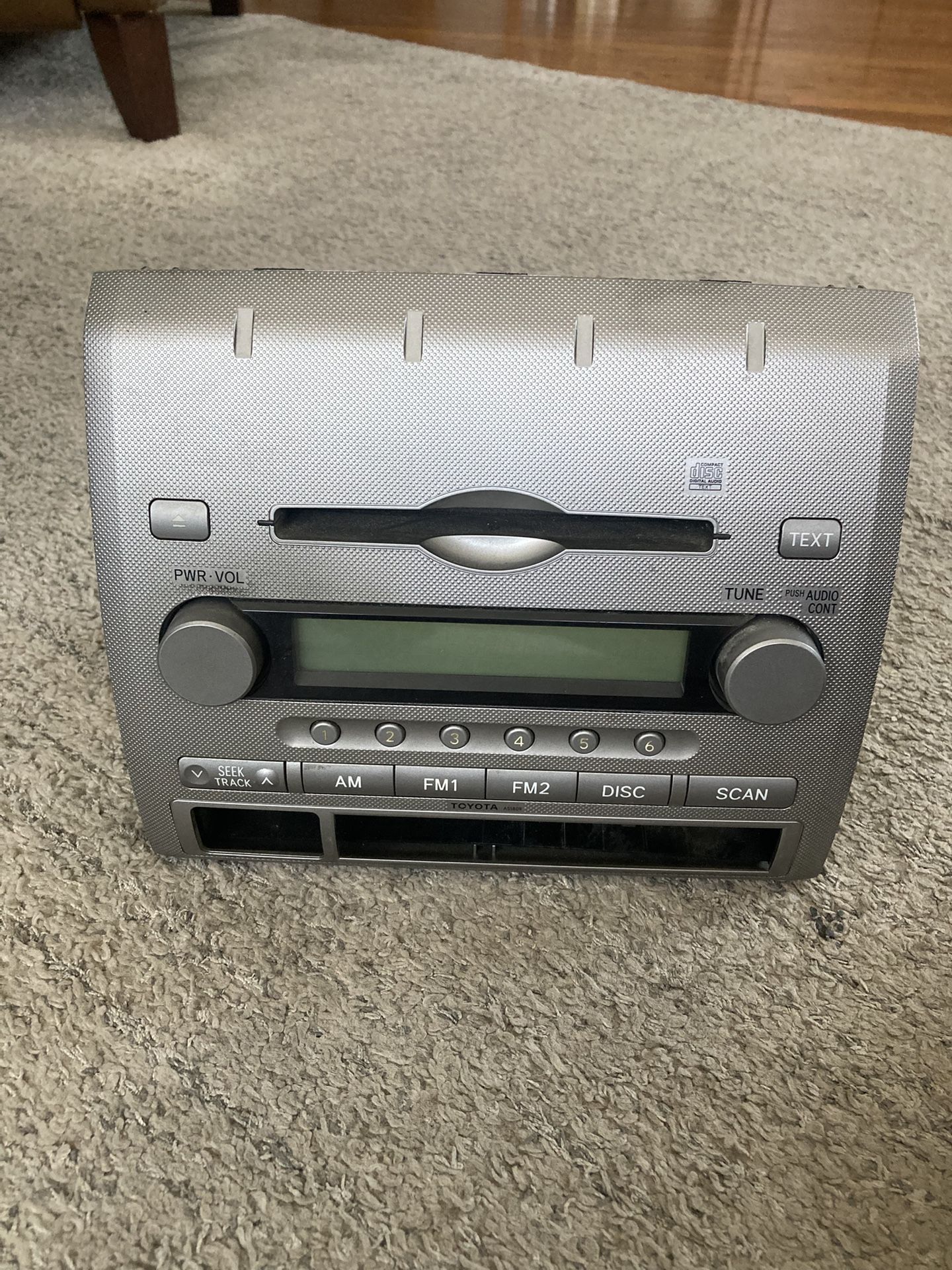 Toyota Tacoma OEM Radio a51809