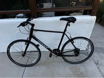 Giant Escape 3 Hybrid Bike – Like New – Lightweight Flat-Bar Commuter