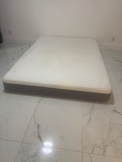 Queen mattress excellent condition