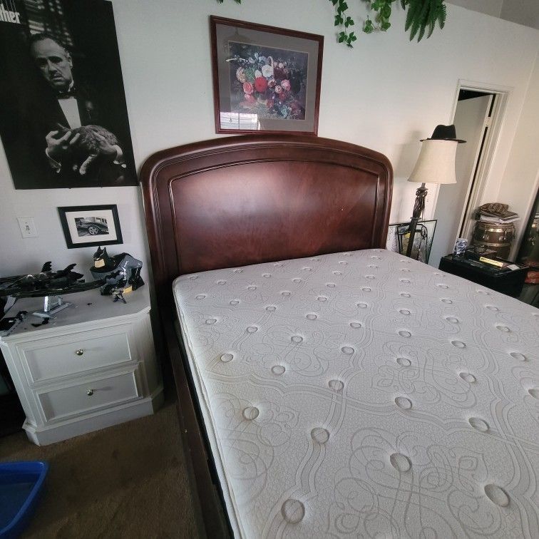 Cal King Matress , Box Spring & Frame For Sale