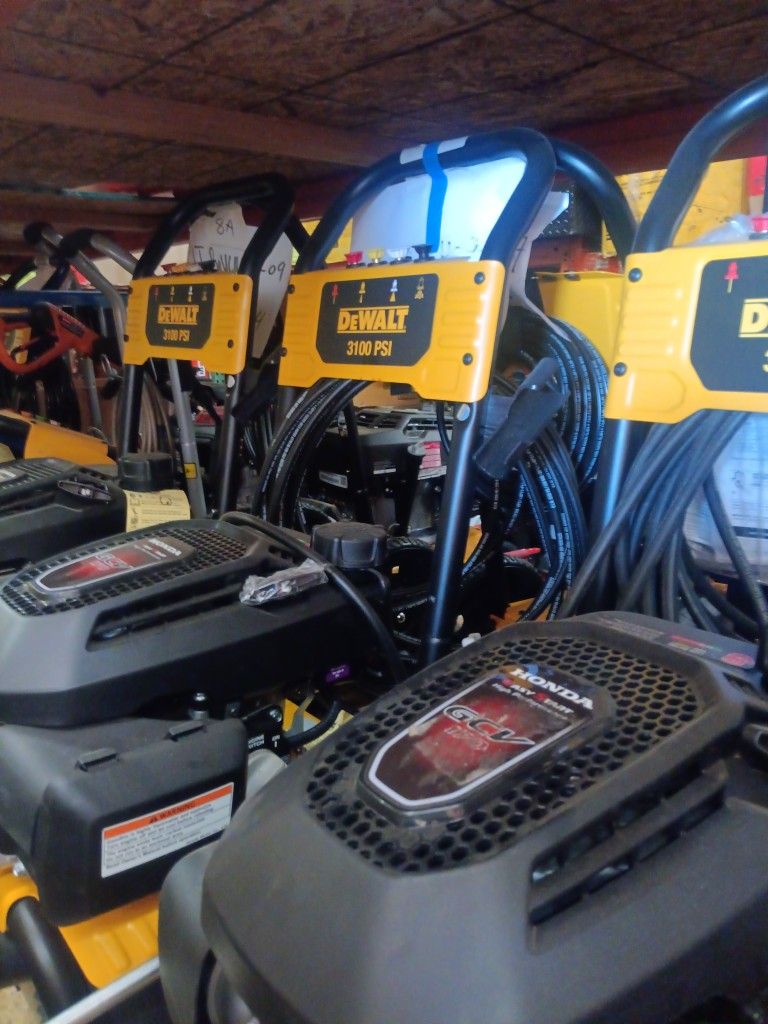 DEWALT GAS PRESSURE WASHER 3100 PSI