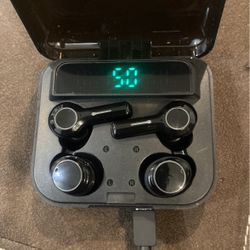 Double Headset Maile Tracker And Portable Charger 