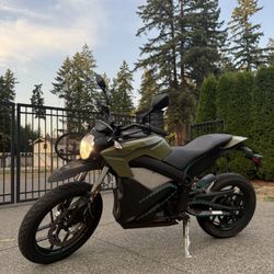 70 Hp Electric Dual Sport Bike 