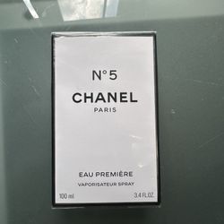 No. 5 Chanel 