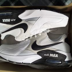New Nike Air Max Excee Sz. 10