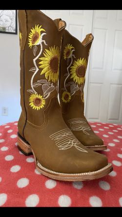 Sunflower, Cowgirl Boots