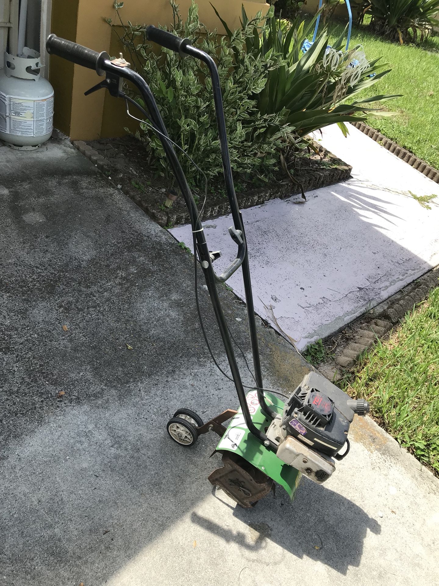 Tecumseh tc ii tiller ez hoe cultivator for Sale in Port St. Lucie, FL