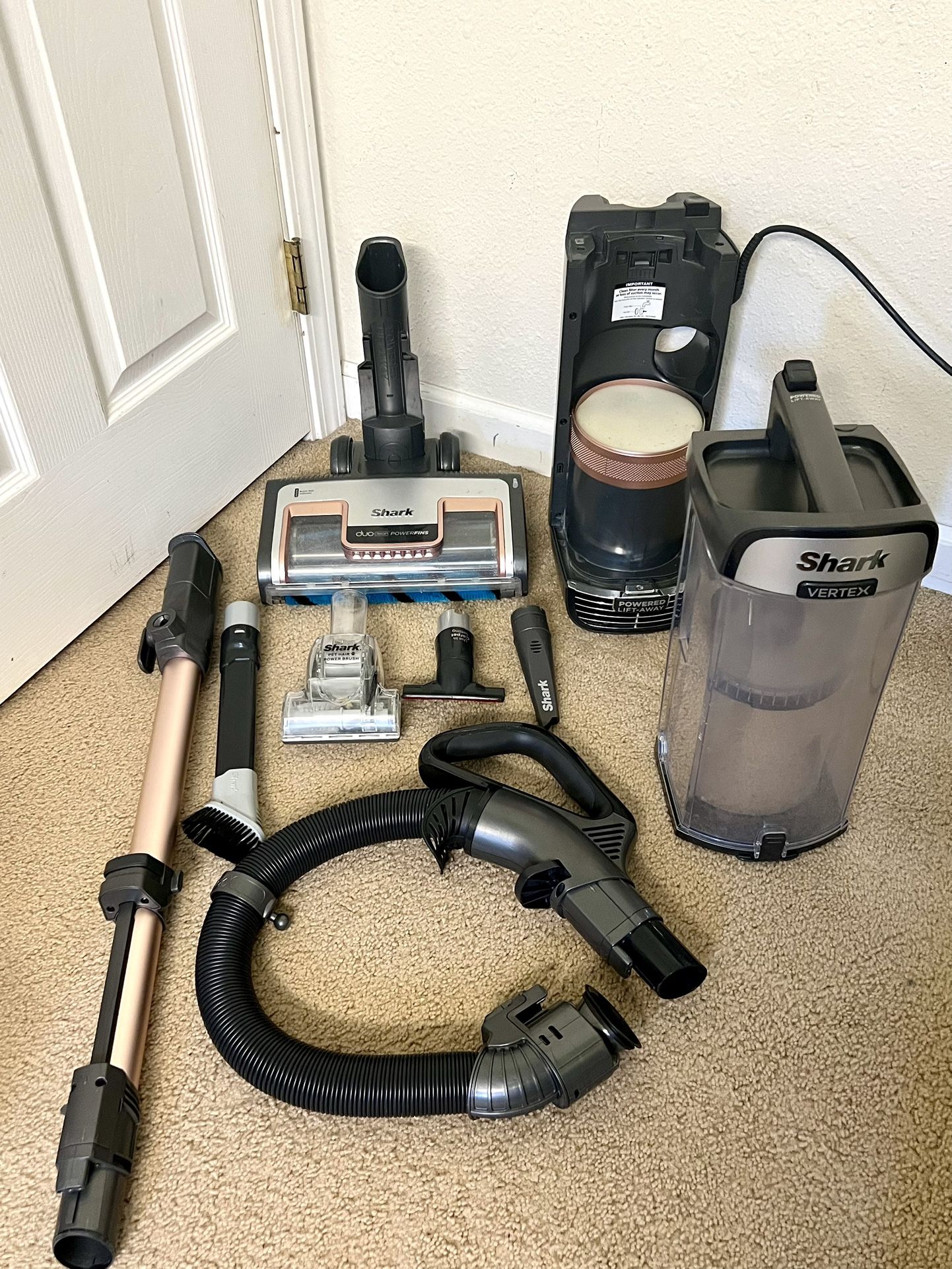 DuoClean PowerFin Shark Vacuum