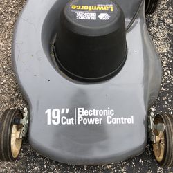 Black and Decker 24 Volt Cordless Electric Lawn Mower for Sale in Portland,  OR - OfferUp