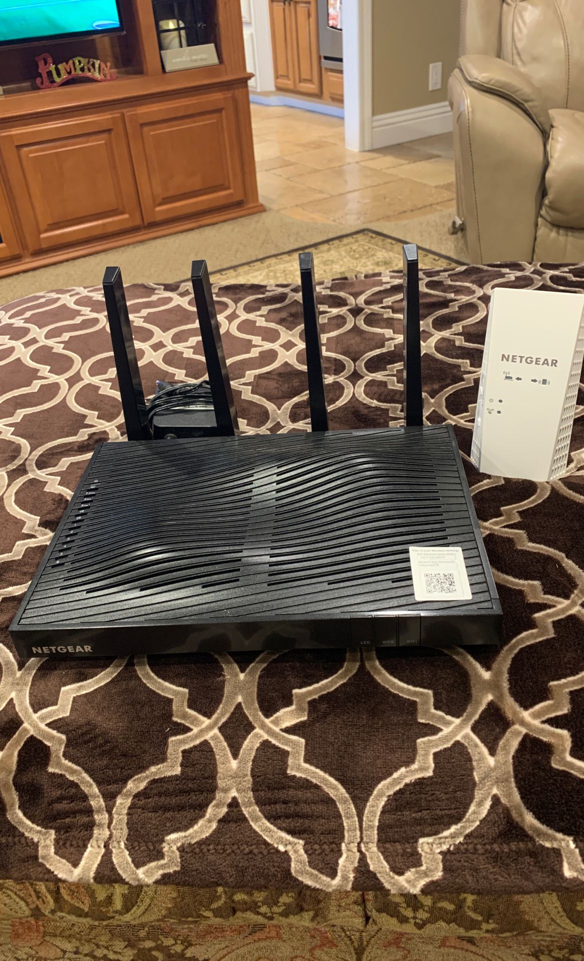 NetGear Nighthawk X8 Tri-Band WiFi Router & Range Extender