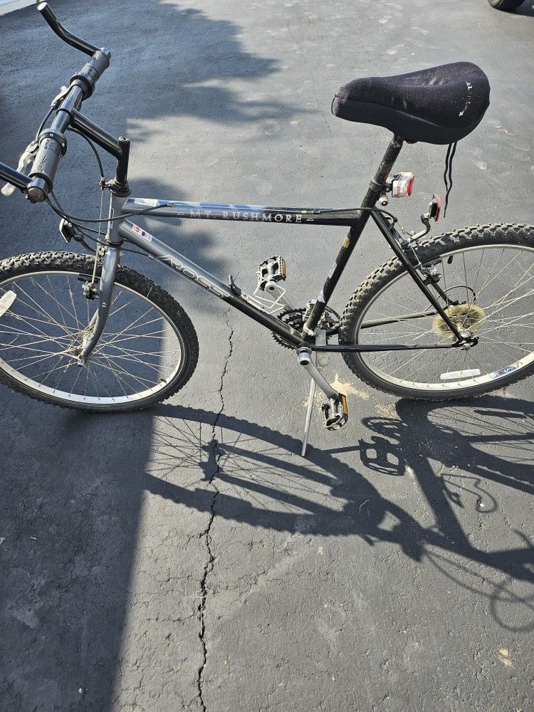 ROSS MT. RUSHMORE 26" 21 SPEED MENS BIKE