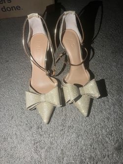 Gold Glitter Bow Pointed-Toe Heels