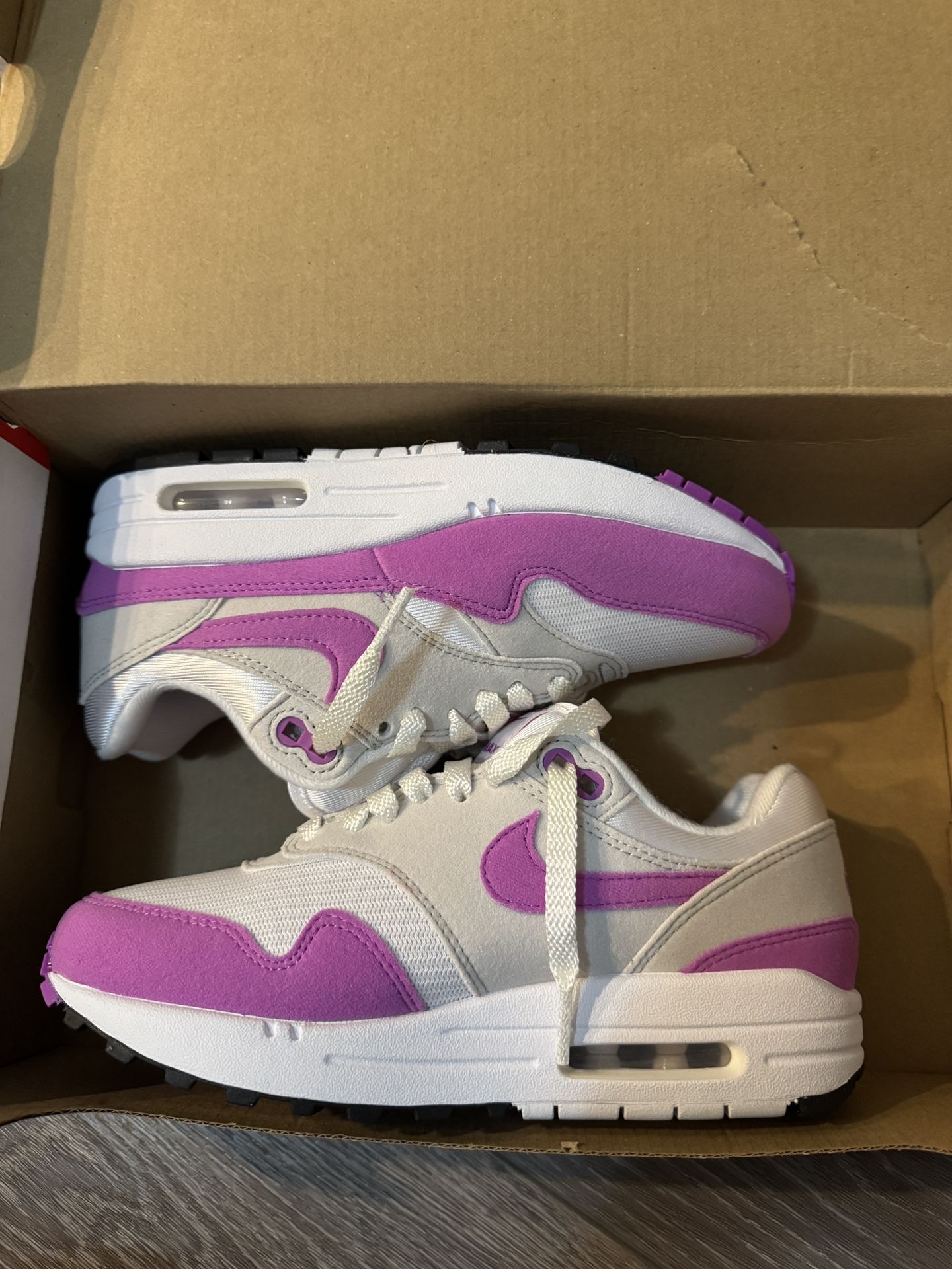 Nike Air Max 1 Shoe Size 6 Woman