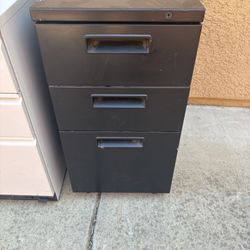 File Cabinet With Drawers