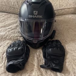 Motorcycle Helmet With Cardo And Gloves