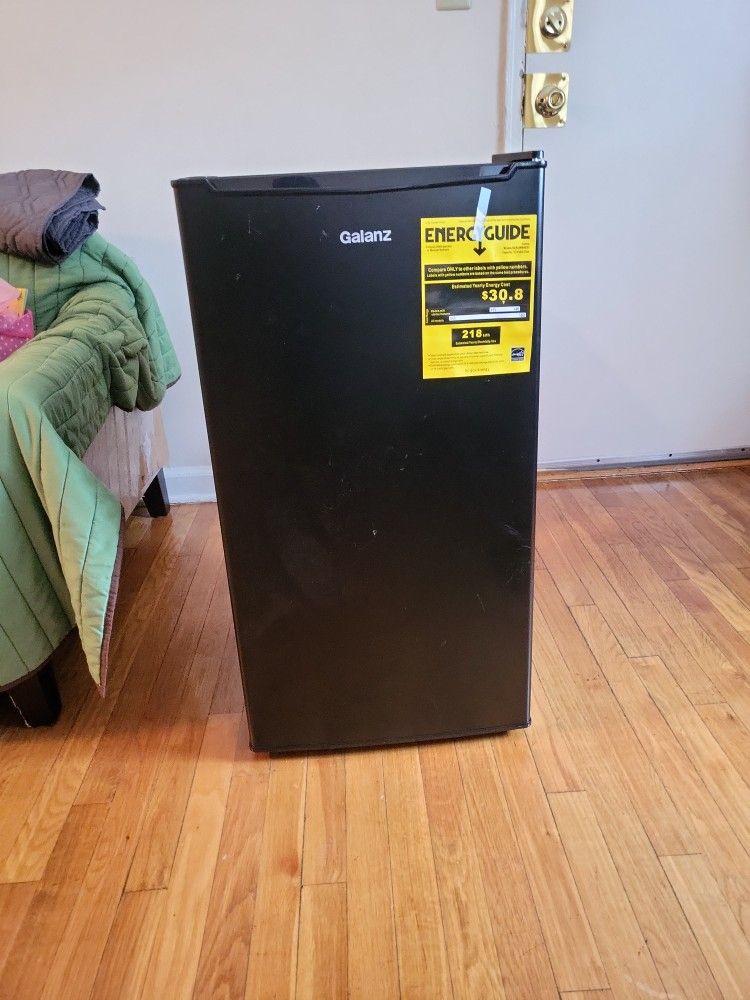 Mini Fridge Galanz