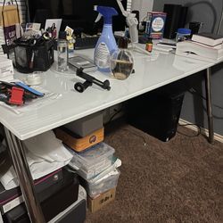 Desk White glass and chair