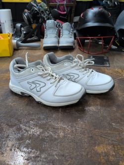 Size 7.5 Ripit turf shoes.