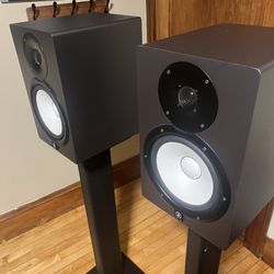 Yamaha HS8 Monitors (with stands)