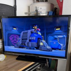 Vizio 42” HD Flat Screen TV (E420VSE) – Works Great