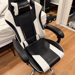 GTPlayer Gaming Chair
