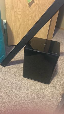 Samsung HW-F550 Powered 2.1-channel home theater sound bar with wireless subwoofer and Bluetooth
