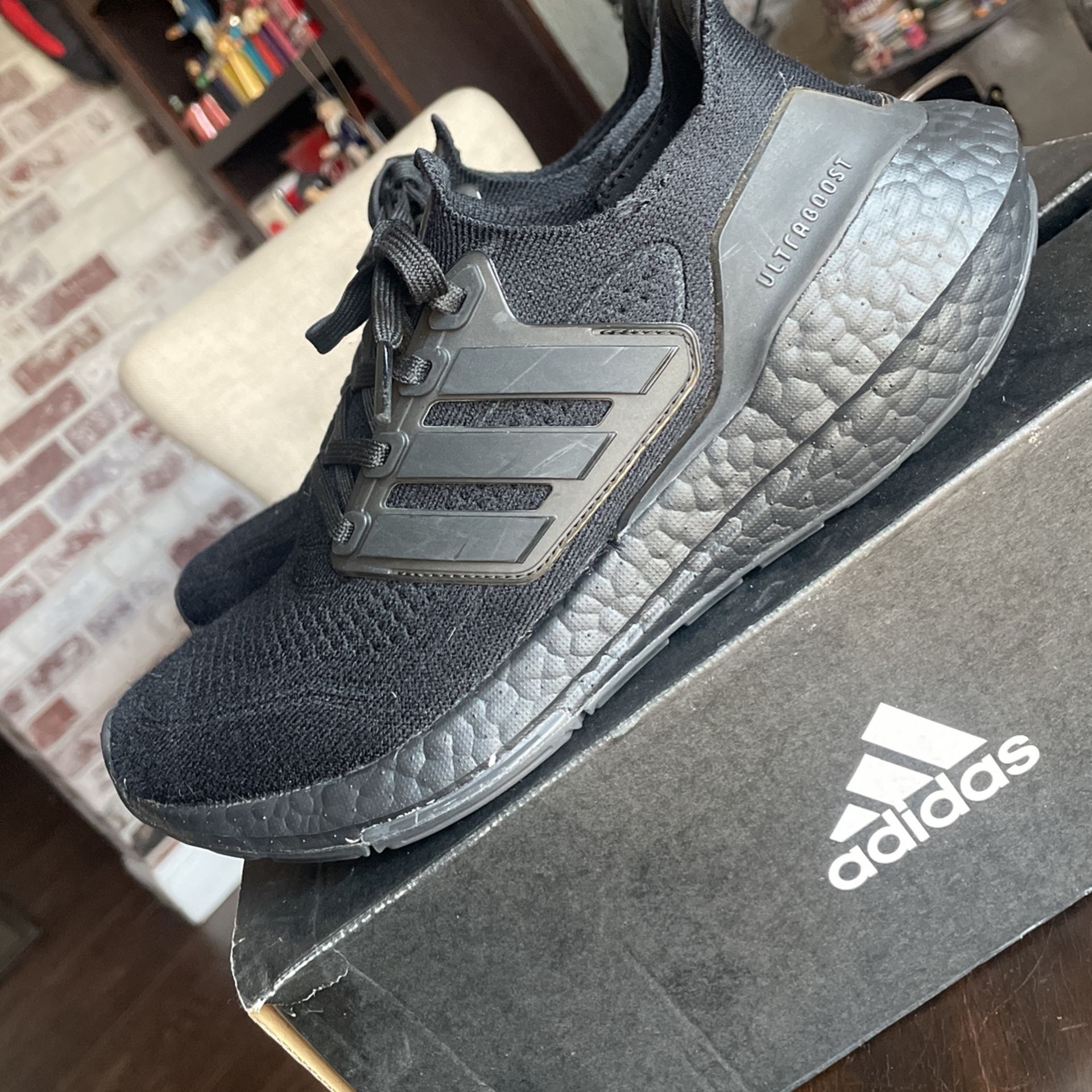 Adidas Ultraboost 21 Triple Black with Box Mens Size 3 1/2 Or Girls 5 1/2