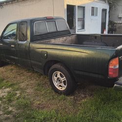 Vendo Toyota Tacoma Extracab Año 2000 4 Cilindros Automático Quema Coco 160 ,000 Millas Corre Bien Placas Hasta Junio 2026