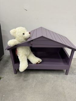 Doggy / Cat House.