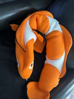 pool toys floatie like new
