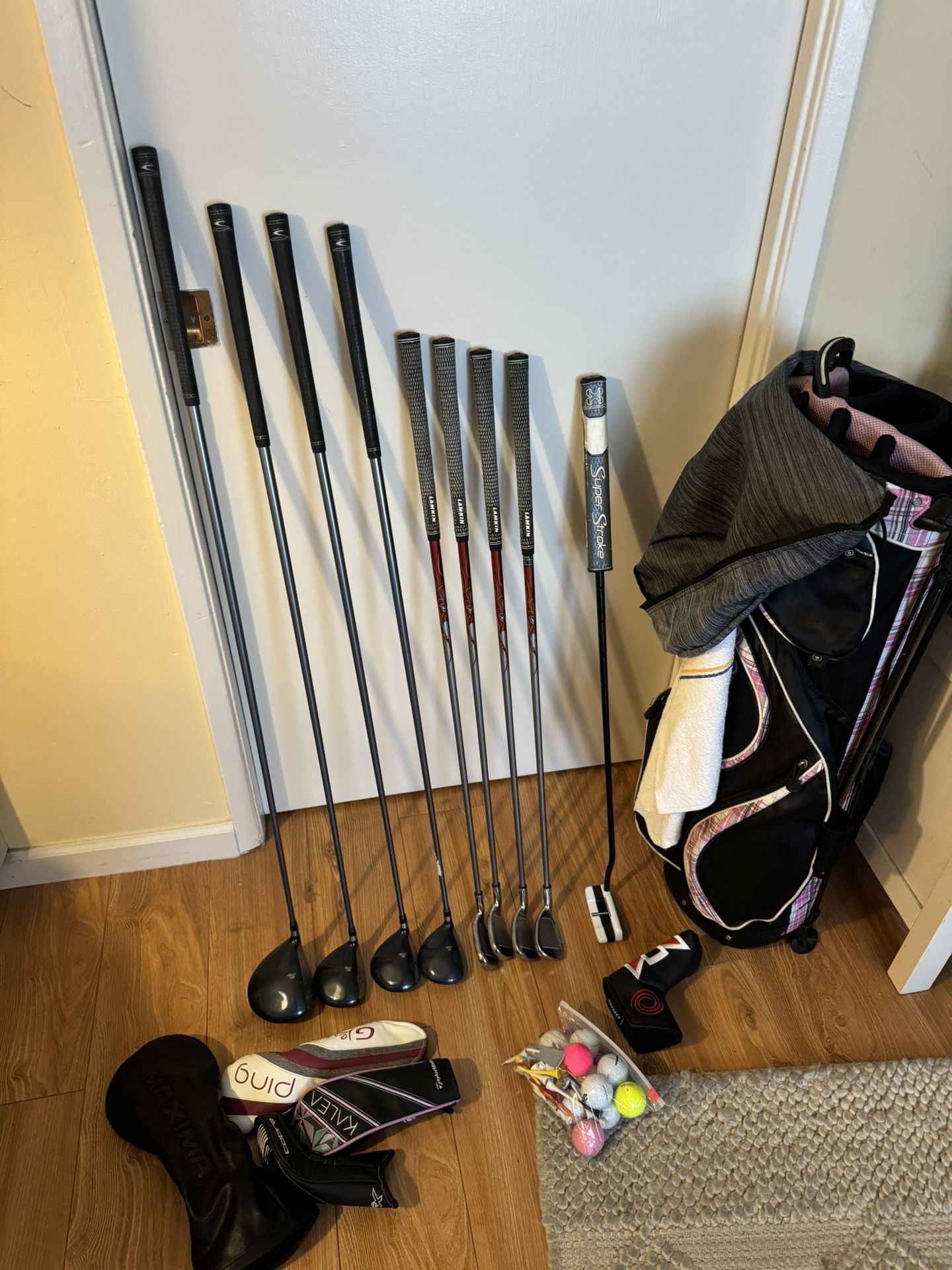 Callaway Odyssey Women’s Golf Right hand set with Cobra Dazzling set up