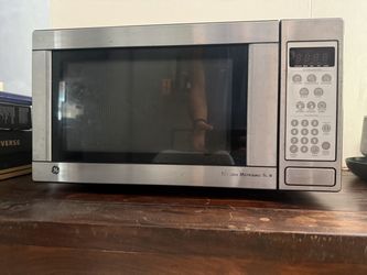 1100 watt Microwave GE JES1142SJ 04