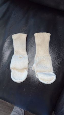 Warmy white cotton gloves