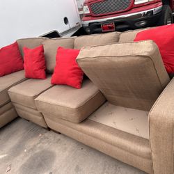 Lazy Boy Like New Couch.    $400.   Delivered Free Today.     6 Months Old 