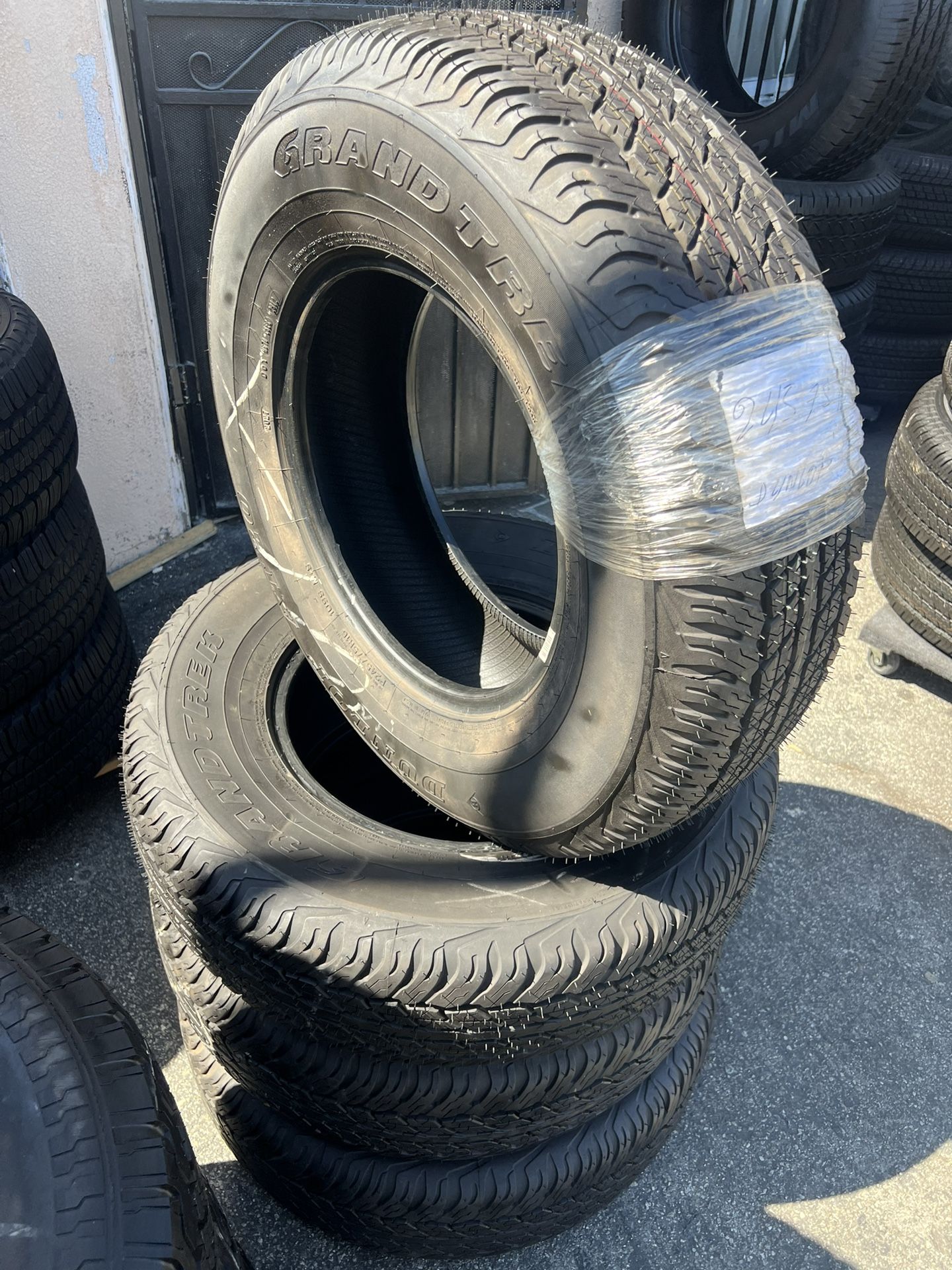 4 Tires Dunlop 245/75/16 Like New Mount & Balance // Set De 4 Llantas Como Nuevas Dunlop Ya Instaladas