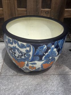 Beautiful large Spanish pot